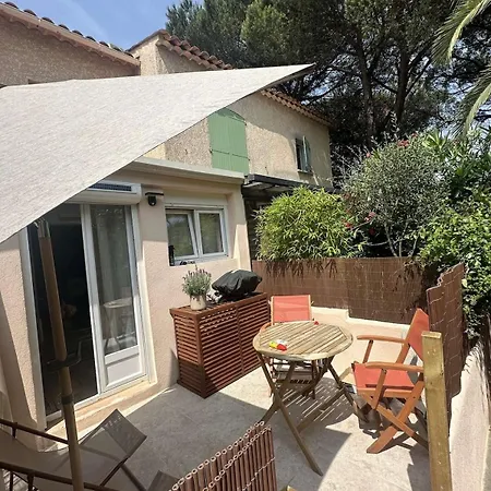 Maison De En Centre-ville Avec Terrasse Et Parking